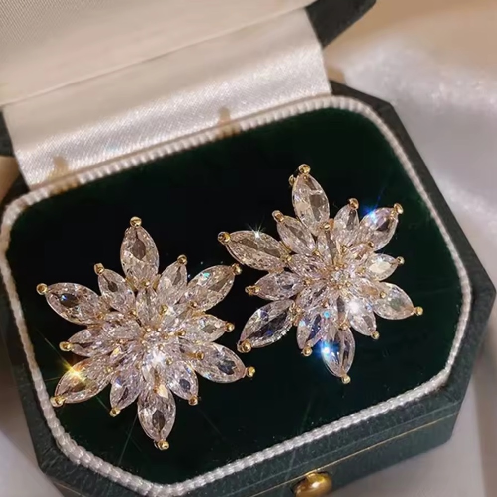 Luxury Crystal Flower Stud Earrings Sparkly Statement Jewelry - Picture 2 of 2